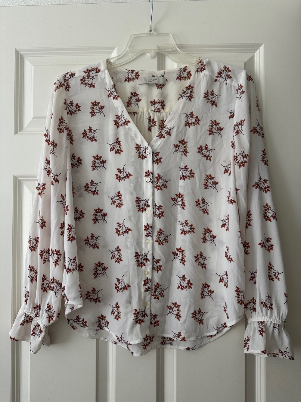 LOFT Off White Floral Button-Front V-Neck Blouse size M